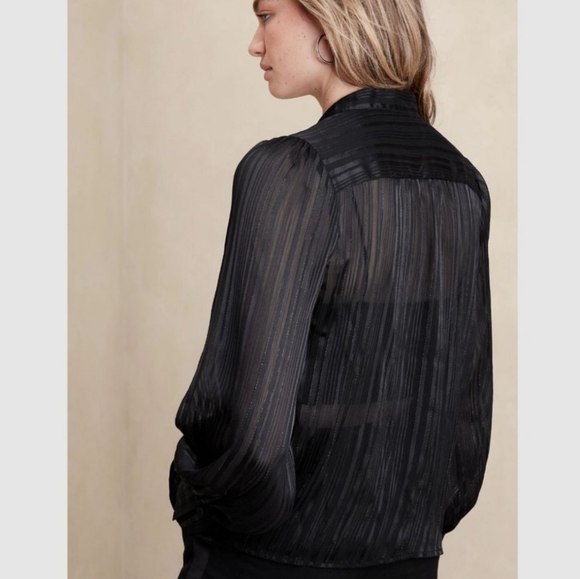 Banana Republic NWT Size XL Lurex Volume Sleeve Black With Silver Blouse - Picture 2 of 6